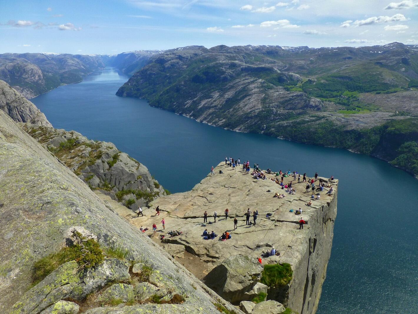 Breathtaking Pulpit Rock: Norway’s Marvel